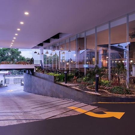 Luminor Hotel Purwokerto By Wh エクステリア 写真
