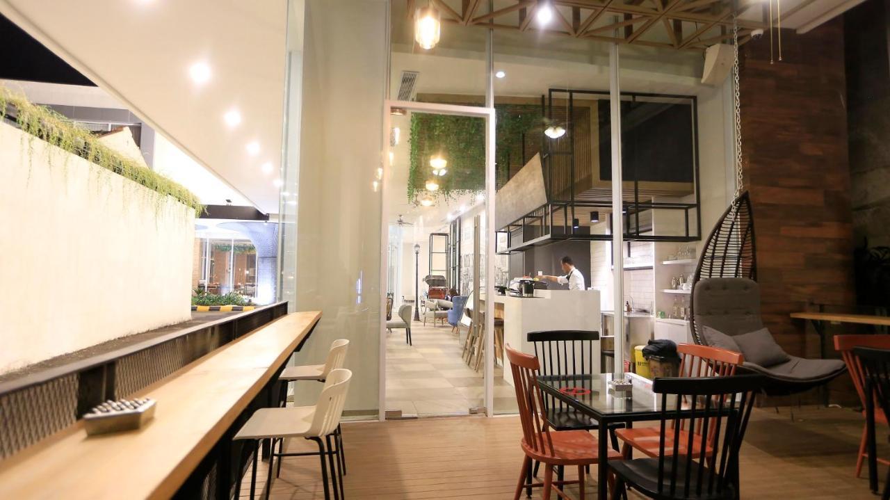 Luminor Hotel Purwokerto By Wh エクステリア 写真