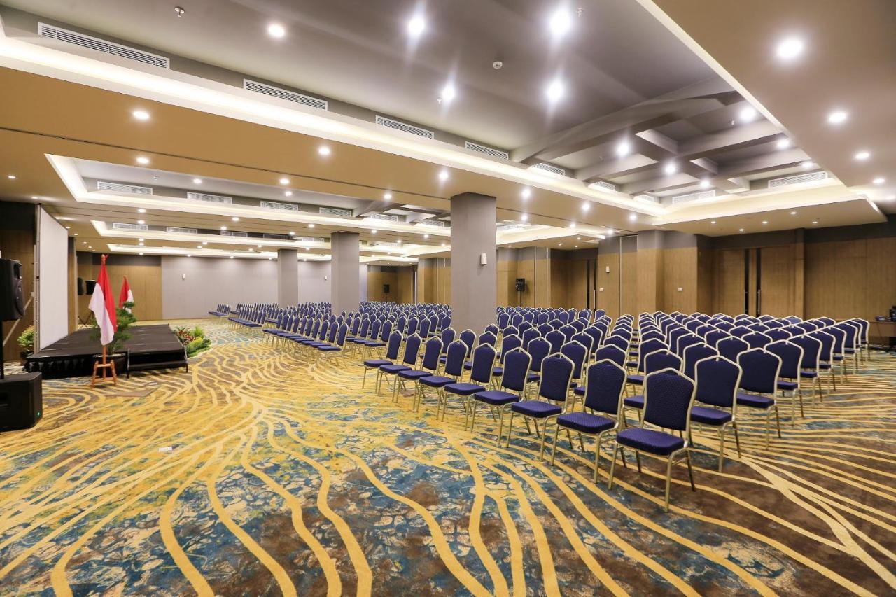 Luminor Hotel Purwokerto By Wh エクステリア 写真