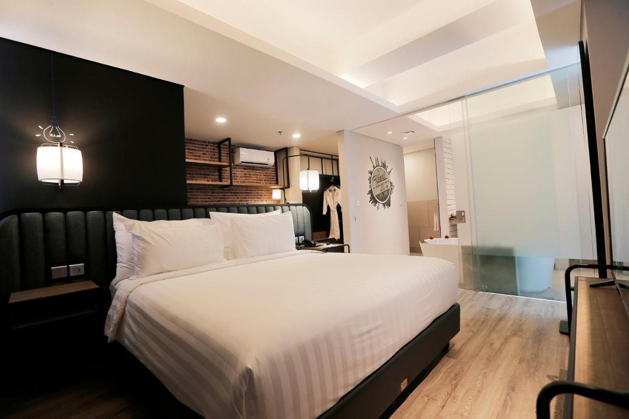 Luminor Hotel Purwokerto By Wh エクステリア 写真