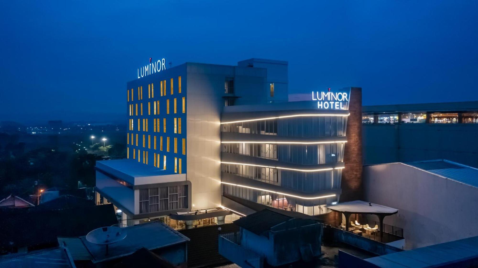 Luminor Hotel Purwokerto By Wh エクステリア 写真