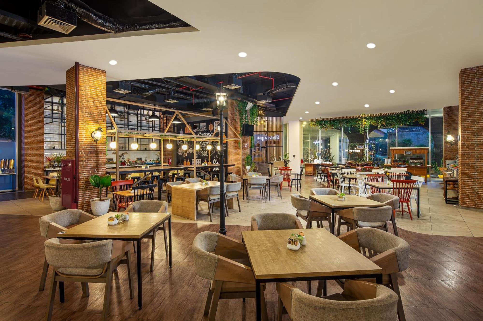 Luminor Hotel Purwokerto By Wh エクステリア 写真