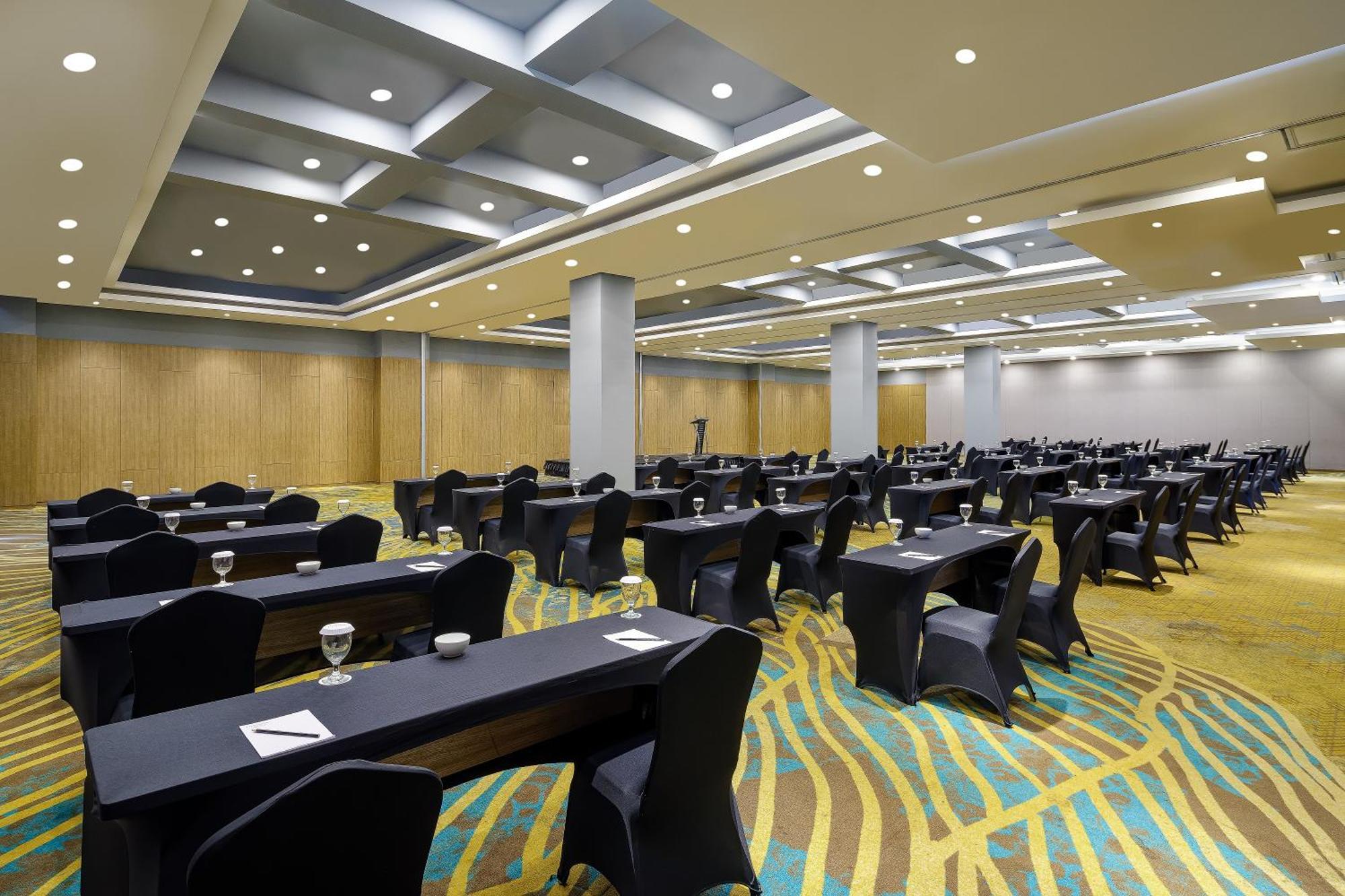 Luminor Hotel Purwokerto By Wh エクステリア 写真