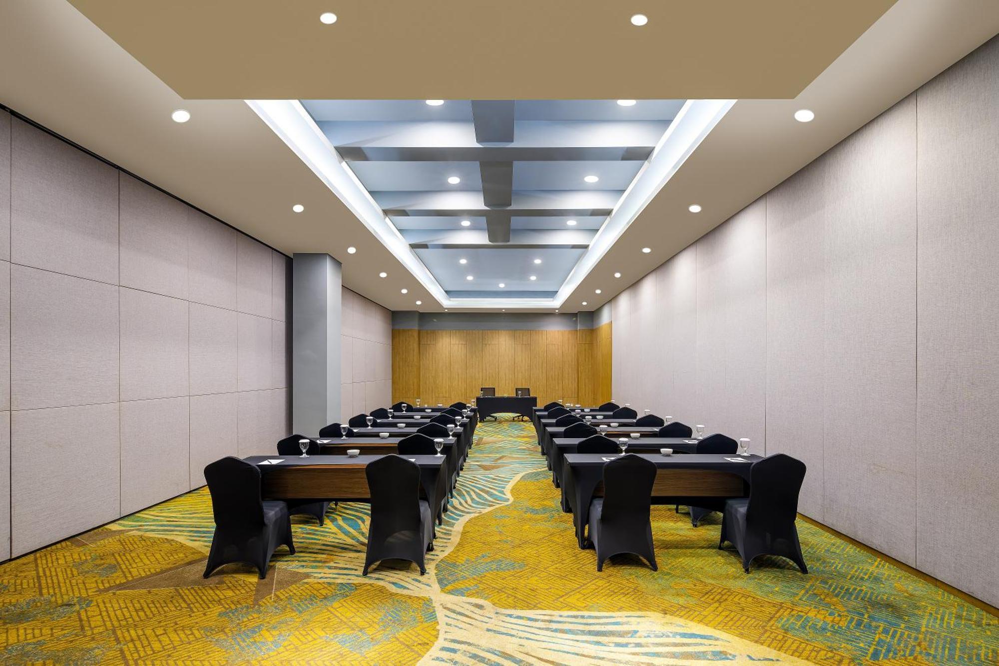 Luminor Hotel Purwokerto By Wh エクステリア 写真