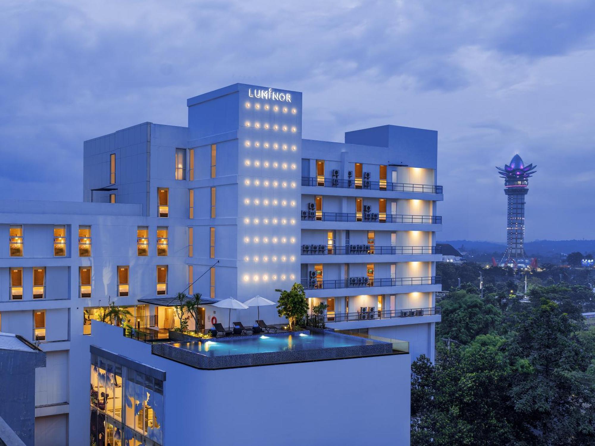 Luminor Hotel Purwokerto By Wh エクステリア 写真