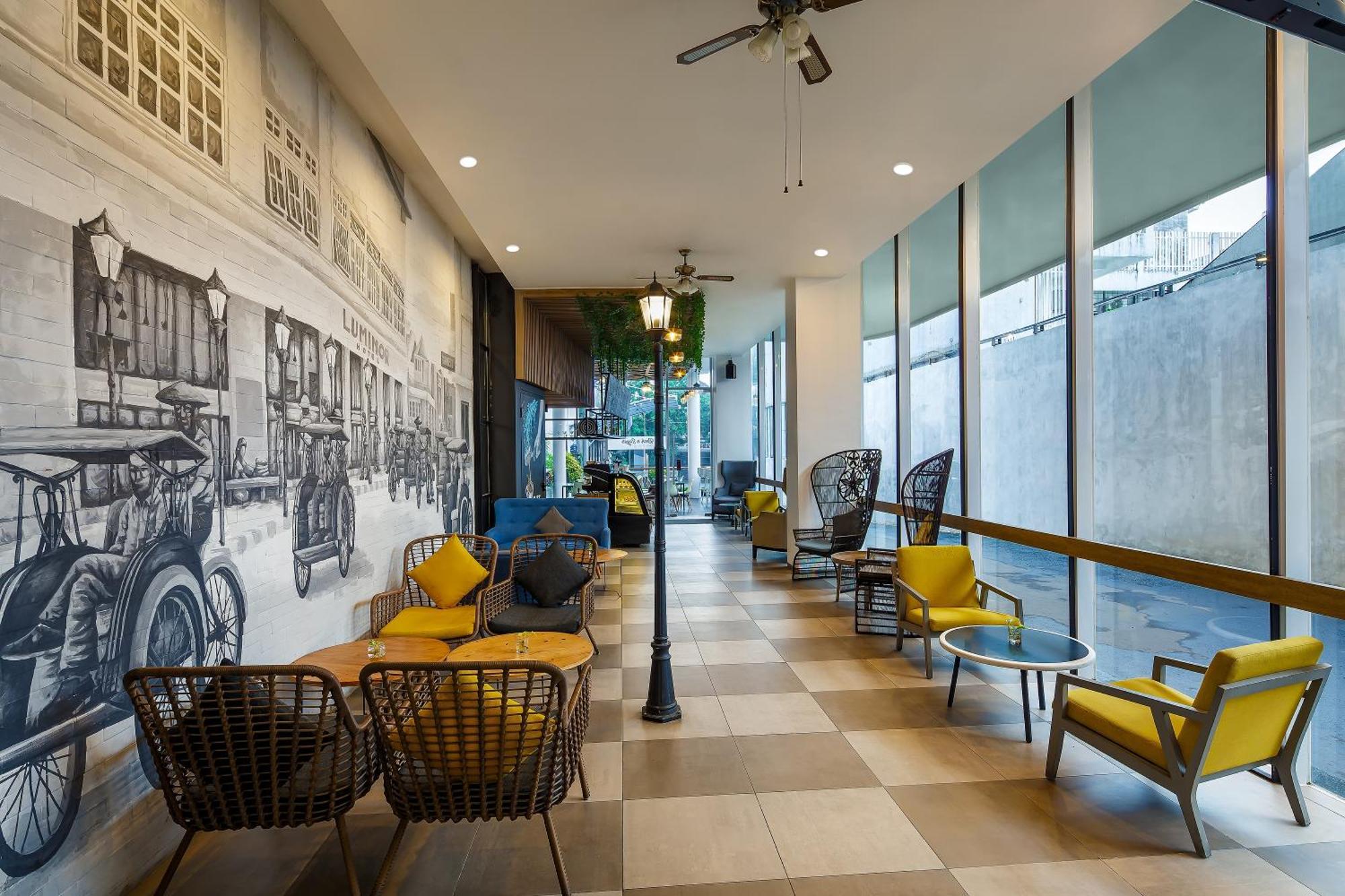 Luminor Hotel Purwokerto By Wh エクステリア 写真